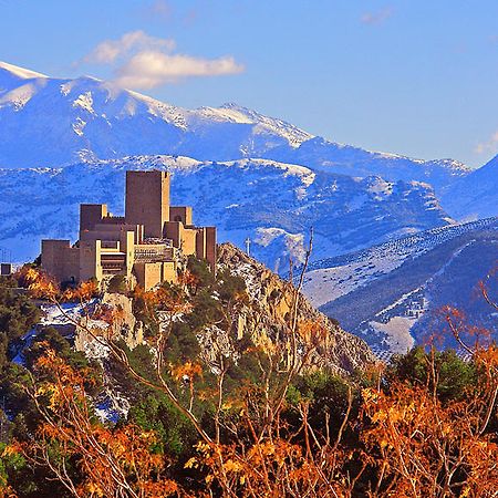 Melyek a legjobb hotelek Jaen Cathedral k\u00F6zel\u00E9ben? Kültér fotó